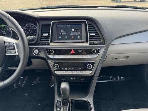 2019 Hyundai SONATA Hybrid SE