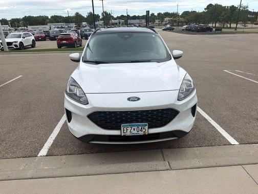 Oxford White 2020 Ford Escape SE
