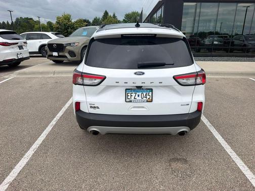 Oxford White 2020 Ford Escape SE