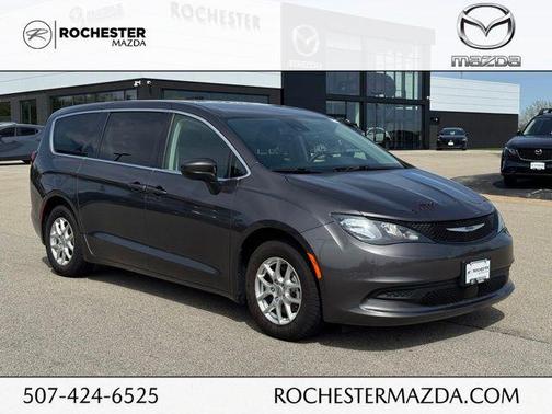 Granite Crystal Metallic Clearcoat 2023 Chrysler Voyager LX