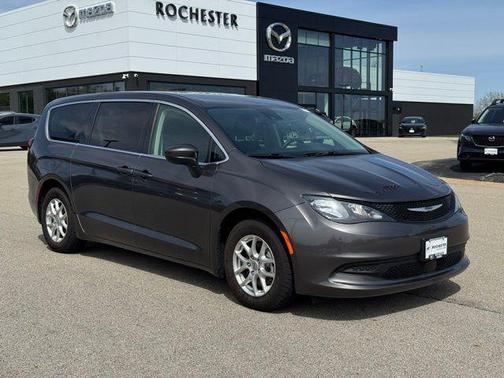 Granite Crystal Metallic Clearcoat 2023 Chrysler Voyager LX