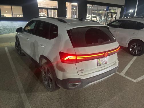 2025 Volkswagen Taos 1.5T SE