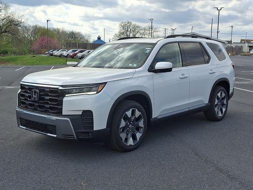 Platinum 2026 Honda Pilot Touring 8-Passenger