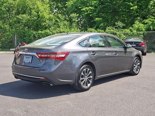 Magnetic Gray Metallic 2016 Toyota Avalon XLE Premium