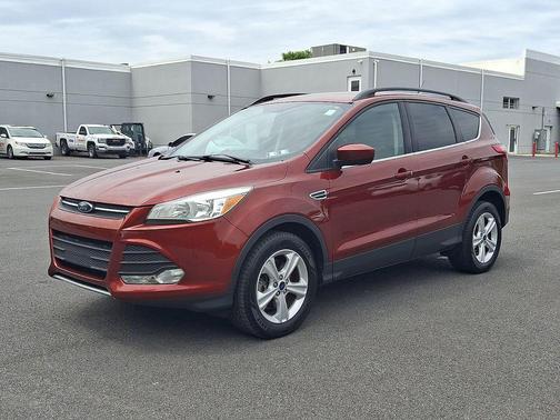Sunset 2016 Ford Escape SE