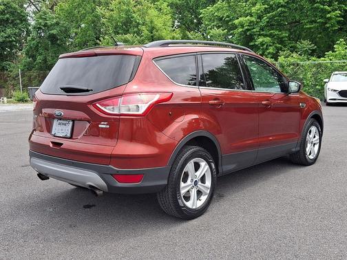 Sunset 2016 Ford Escape SE
