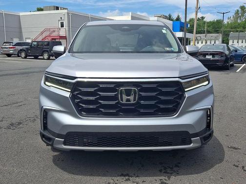 Lunar Silver Metallic 2024 Honda Pilot EX-L