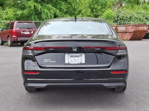 Crystal Black Pearl 2025 Honda Accord SE