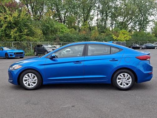 2018 Hyundai ELANTRA SE