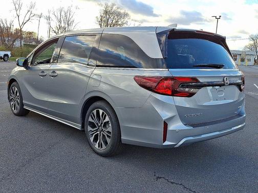 Silver Metallic 2026 Honda Odyssey Elite