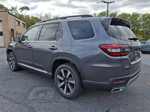 2025 Honda Pilot Touring