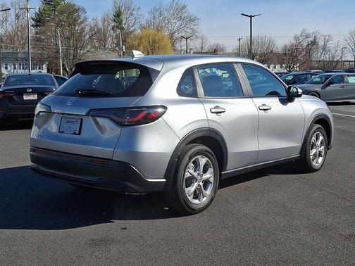 Silver Metallic 2025 Honda HR-V LX