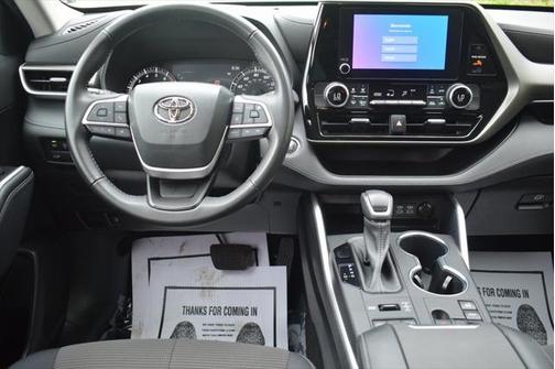 2023 Toyota Highlander LE