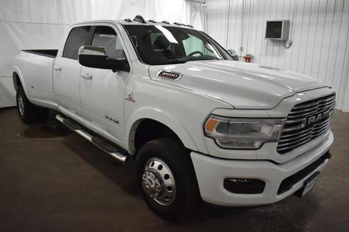 Photo 3 of 28 of 2021 RAM 3500 Laramie