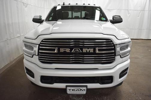 Photo 2 of 28 of 2021 RAM 3500 Laramie