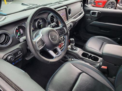 Black Clearcoat 2023 Jeep Wrangler 4xe Rubicon