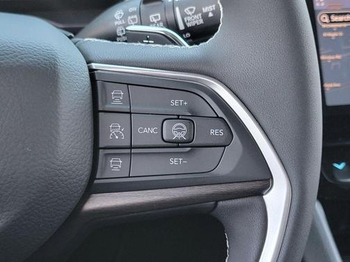 2026 Jeep Grand Cherokee Laredo