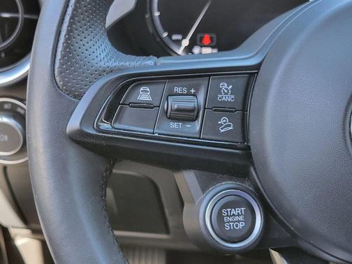 2024 Alfa Romeo Stelvio Base