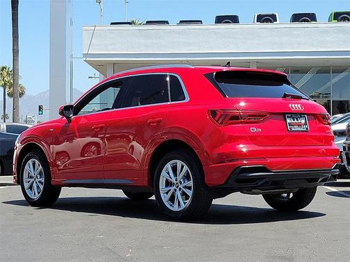 2022 Audi Q3 45 S line Premium