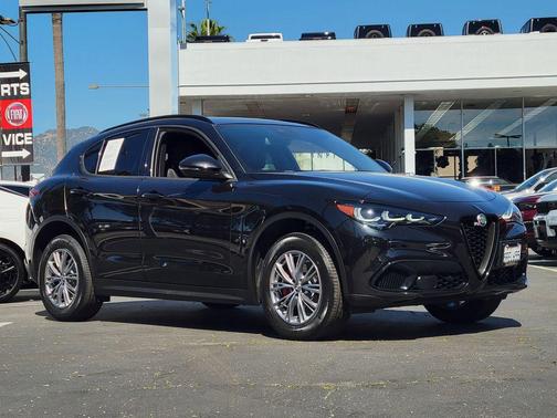 2024 Alfa Romeo Stelvio Base