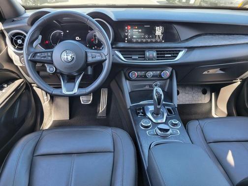 2024 Alfa Romeo Stelvio Base
