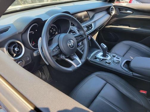 2024 Alfa Romeo Stelvio Base