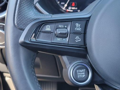 2024 Alfa Romeo Stelvio Base