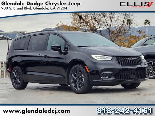 2026 Chrysler Pacifica Select