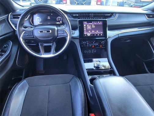 2022 Jeep Grand Cherokee L Laredo