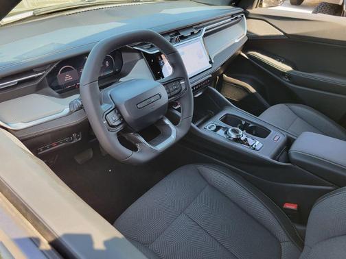 41 2026 Jeep Cherokee LAREDO/LIMITED