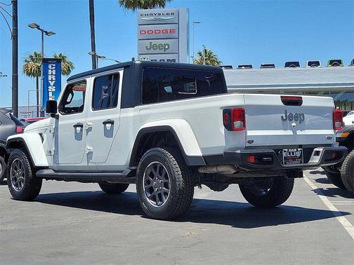 2022 Jeep Gladiator Overland