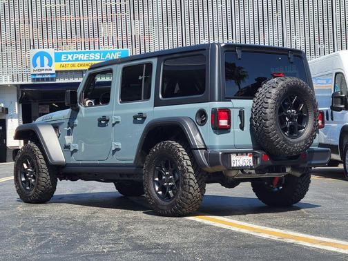 Anvil Clearcoat 2025 Jeep Wrangler Sport