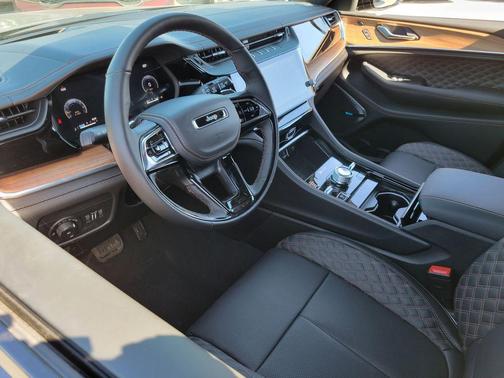 2026 Jeep Grand Cherokee Summit