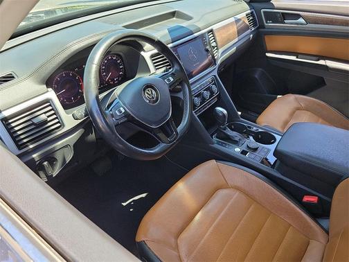 2018 Volkswagen Atlas 3.6L SEL Premium