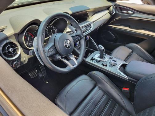 Vulcano Black Metallic 2023 Alfa Romeo Stelvio Veloce