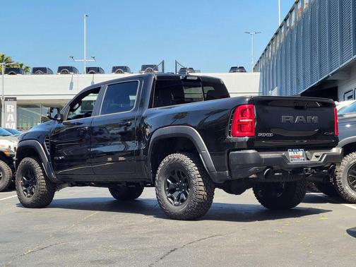 Diamond Black 2026 RAM 1500 RHO