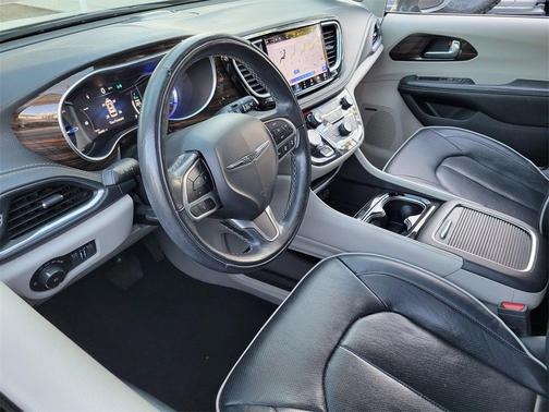 2022 Chrysler Pacifica Hybrid Limited