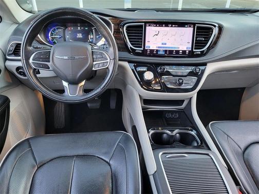 2022 Chrysler Pacifica Hybrid Limited