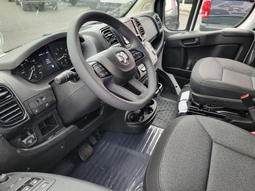 Bright White Clearcoat 2026 RAM ProMaster 1500 Low Roof
