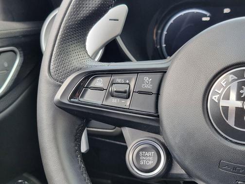 Alfa White 2024 Alfa Romeo Giulia Base