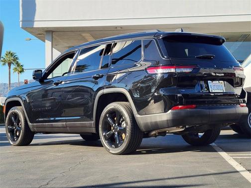 2022 Jeep Grand Cherokee L Laredo