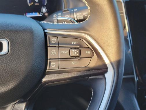 2022 Jeep Grand Cherokee L Laredo