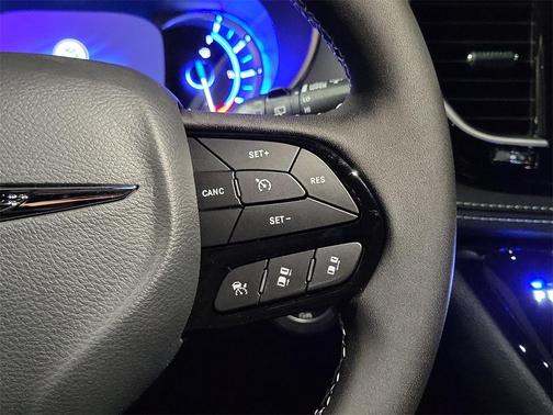 2025 Chrysler Pacifica Hybrid Select