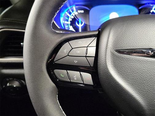 2025 Chrysler Pacifica Hybrid Select