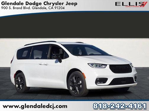 2026 Chrysler Pacifica Select