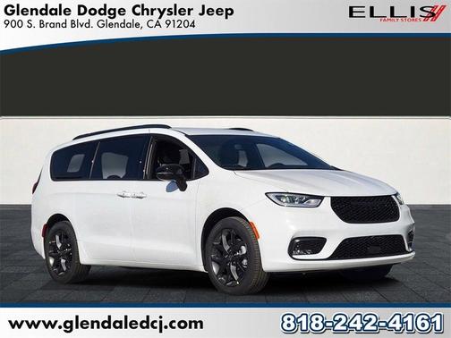 2026 Chrysler Pacifica Select