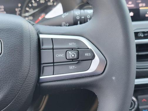 Billet Silver Metallic Clearcoat 2022 Jeep Compass Altitude