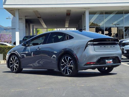 2025 Toyota Prius Plug-In Hybrid XSE