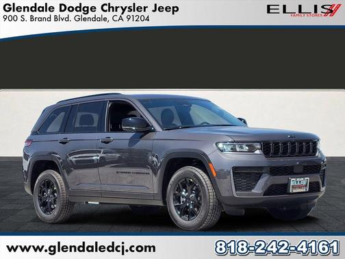 Metallic 2026 Jeep Grand Cherokee Laredo
