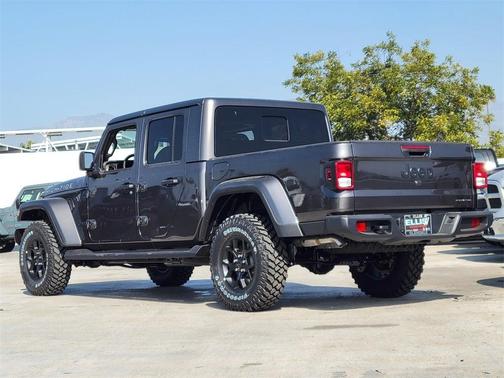 2025 Jeep Gladiator Sport
